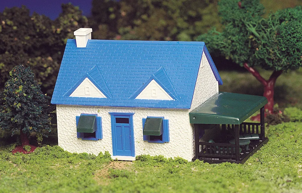 Cape Cod House (HO Scale)