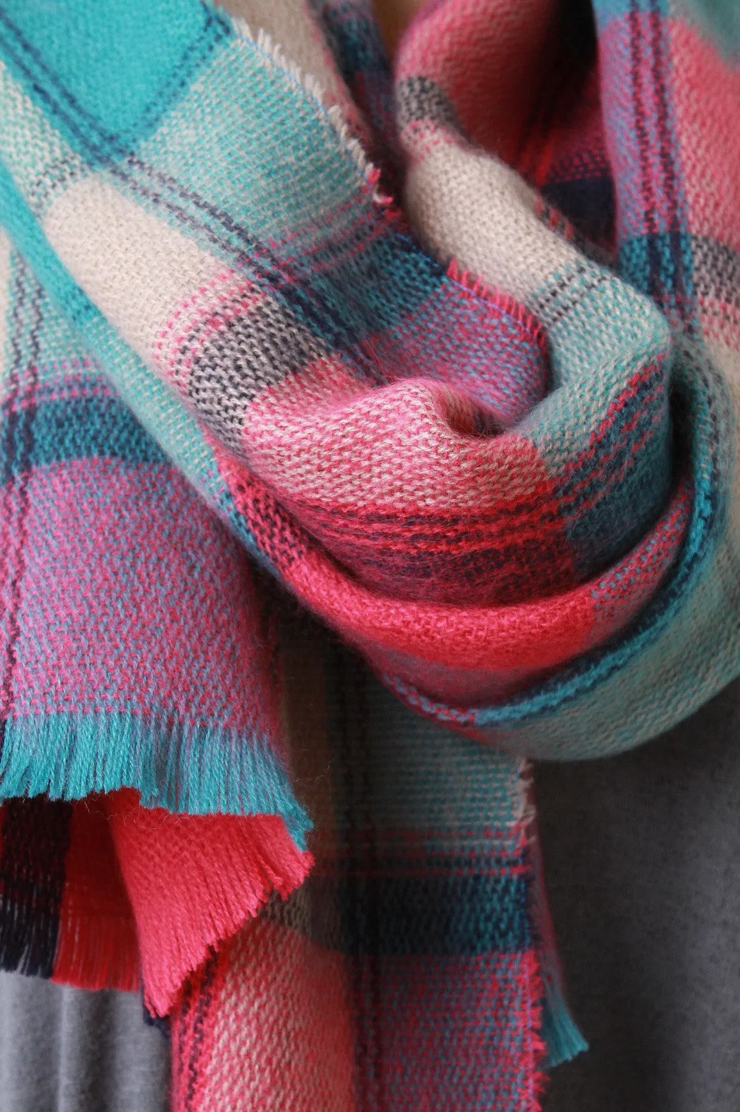 Cut Out Warm And Cool Tone Scarf