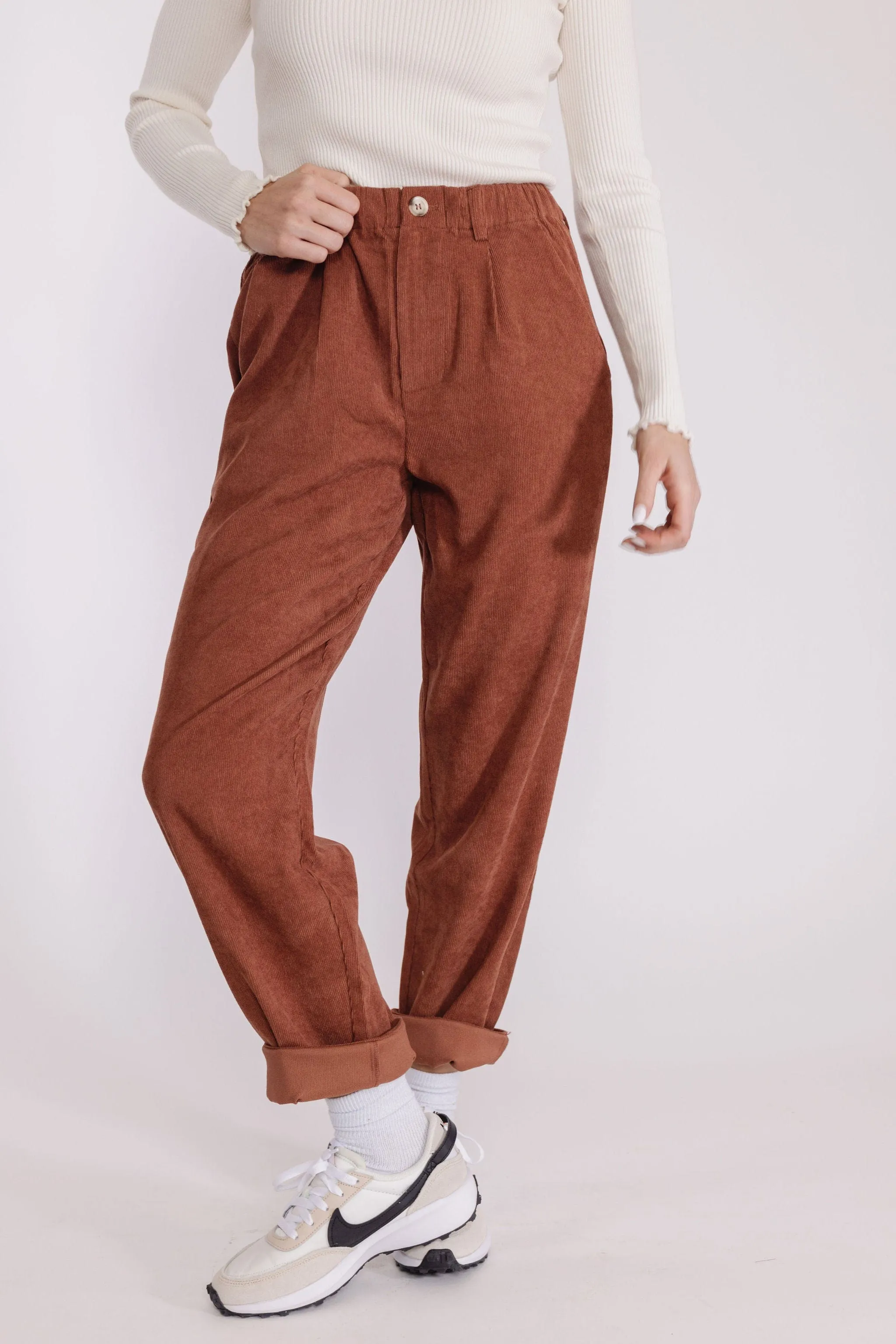 Easy Weekend Corduroy Pant in Burl Wood