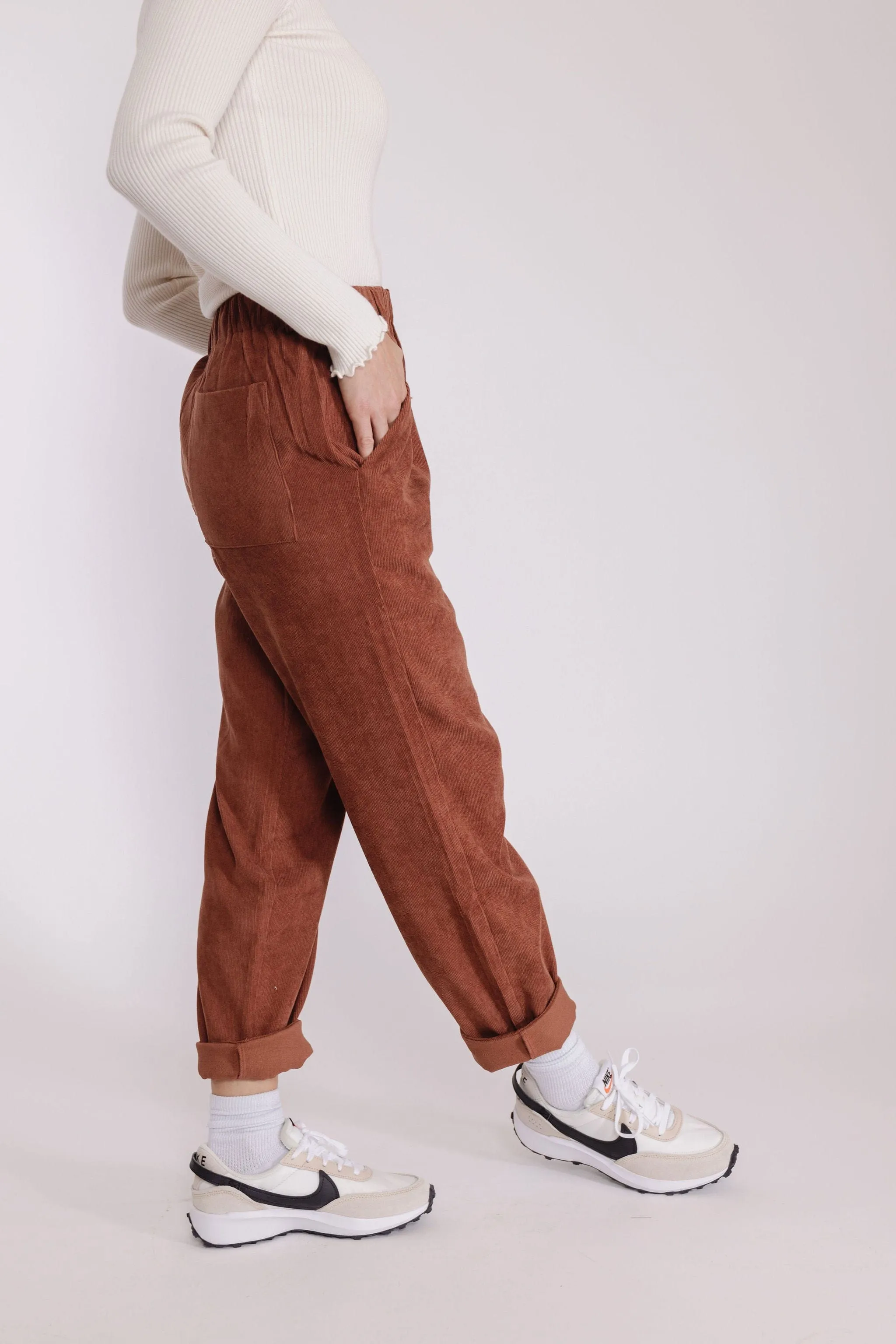 Easy Weekend Corduroy Pant in Burl Wood