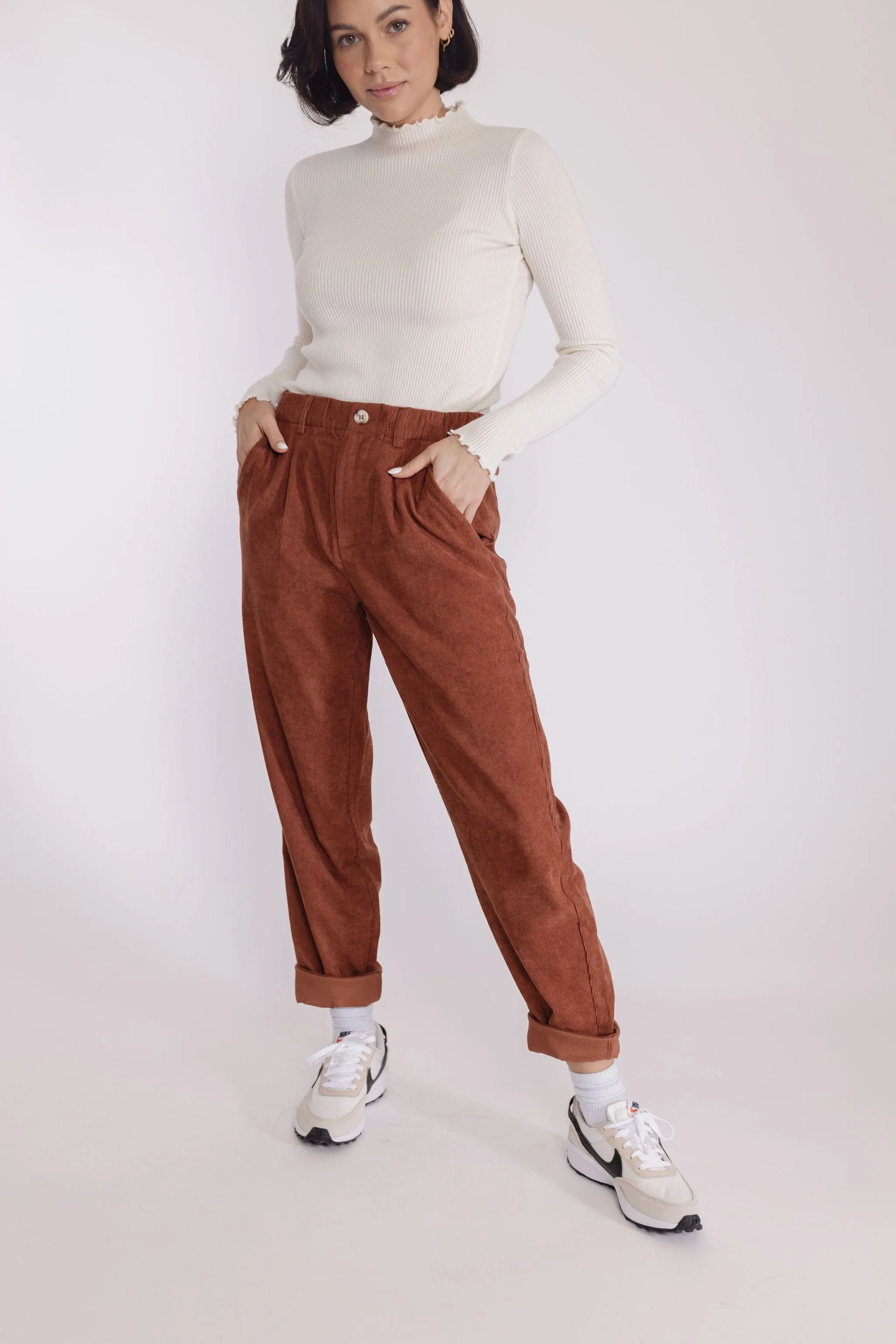 Easy Weekend Corduroy Pant in Burl Wood