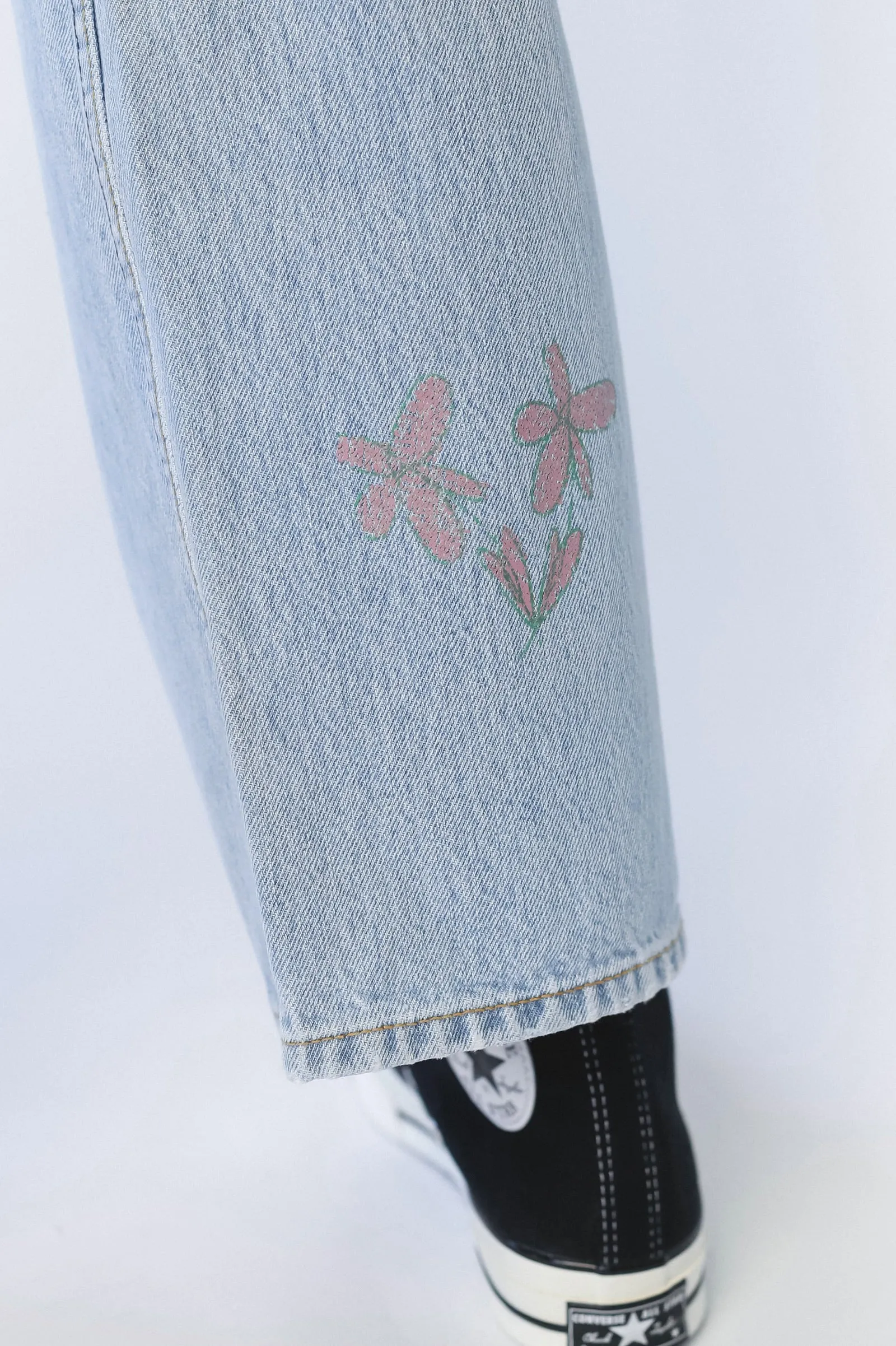 Echo Straight Jeans - Light Blue Jay Scribble