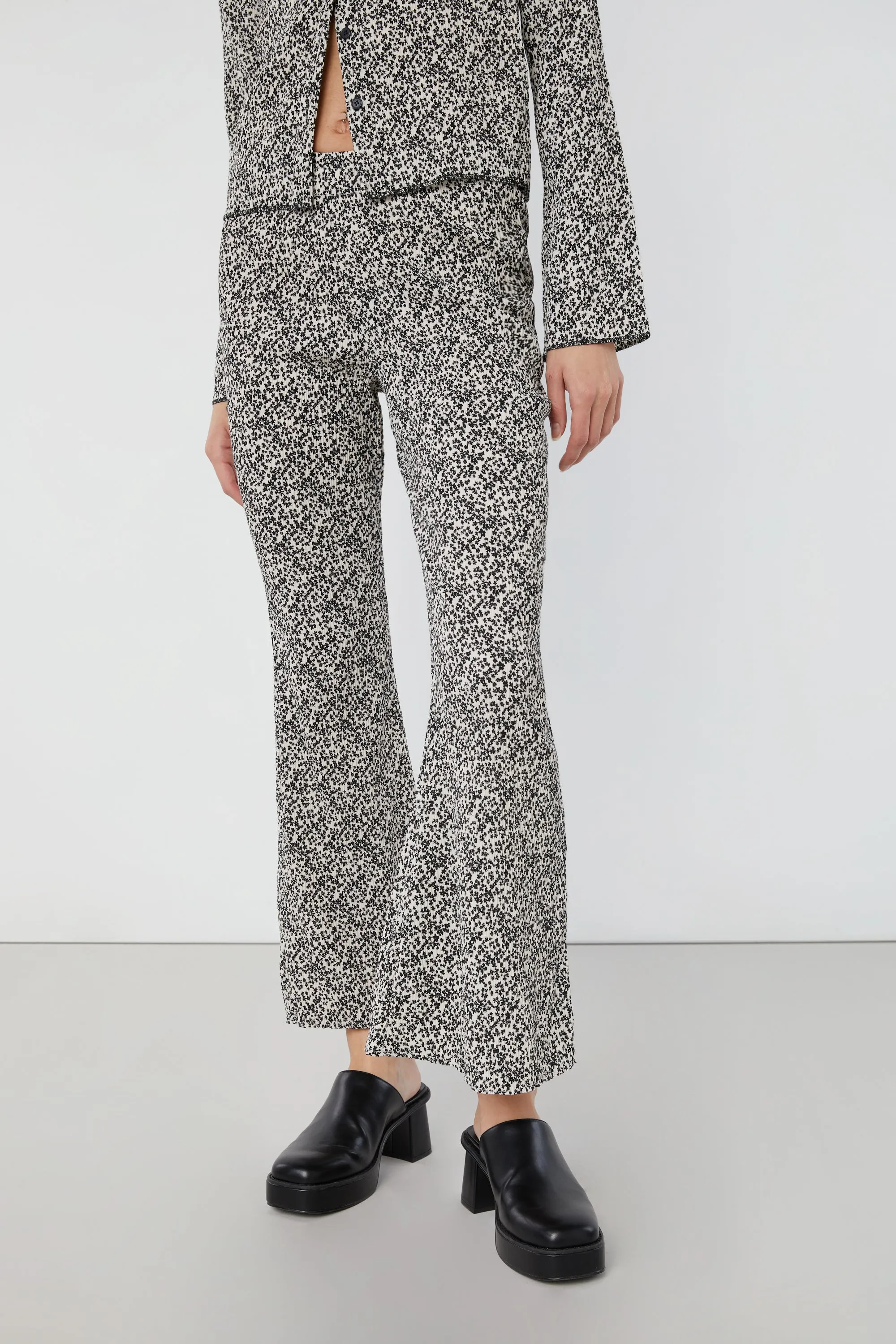 FLORAL PLEATED FLARED PANT