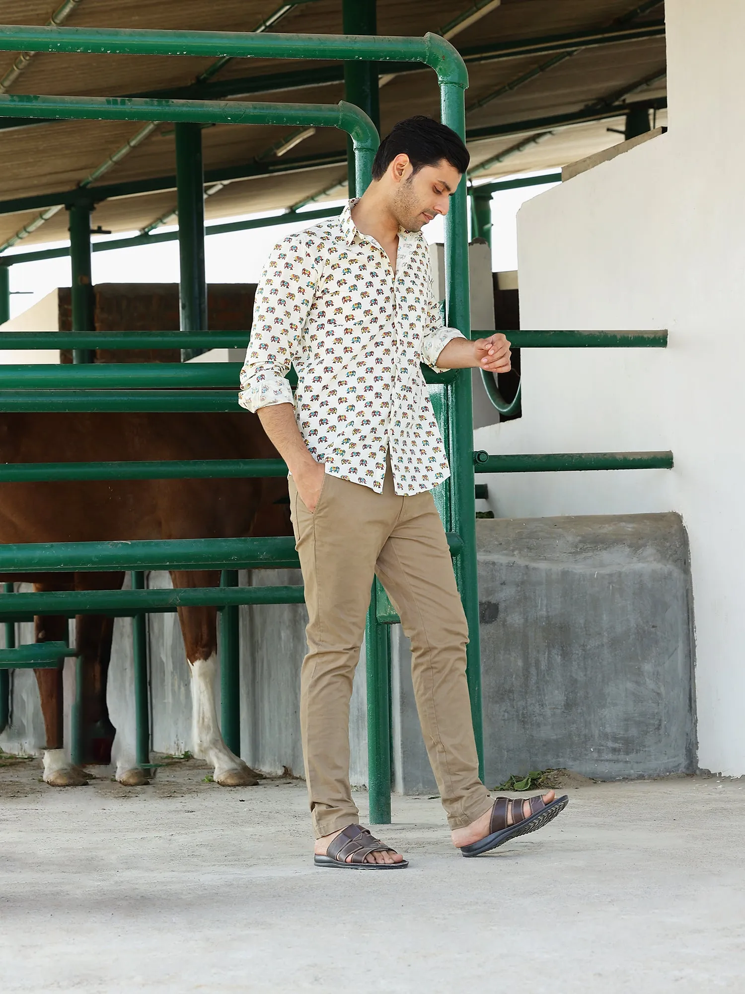 Full Sleeve Hand Block Animal Printed Mens Shirt  (White)