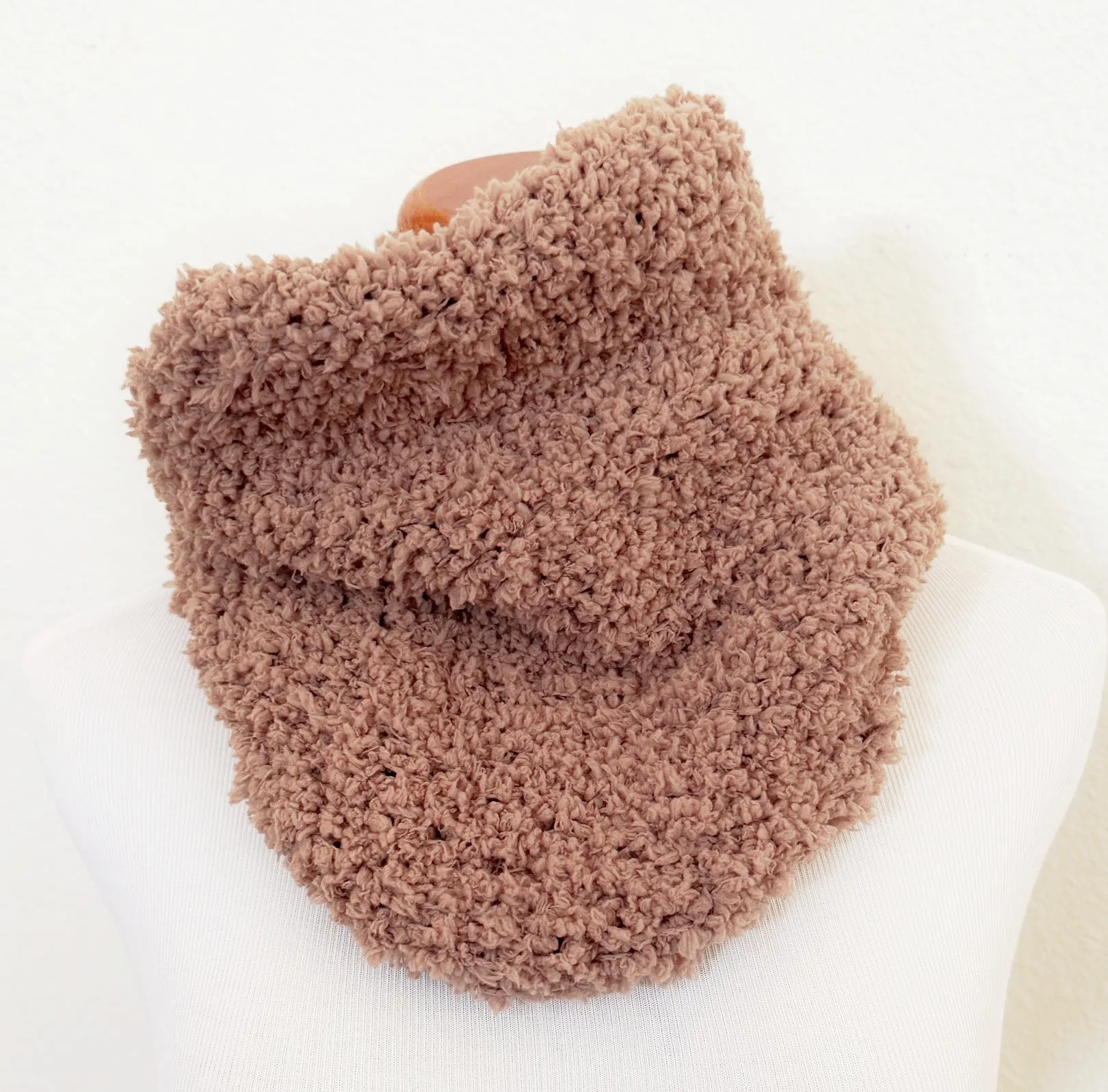 Fuzzy camel cowl