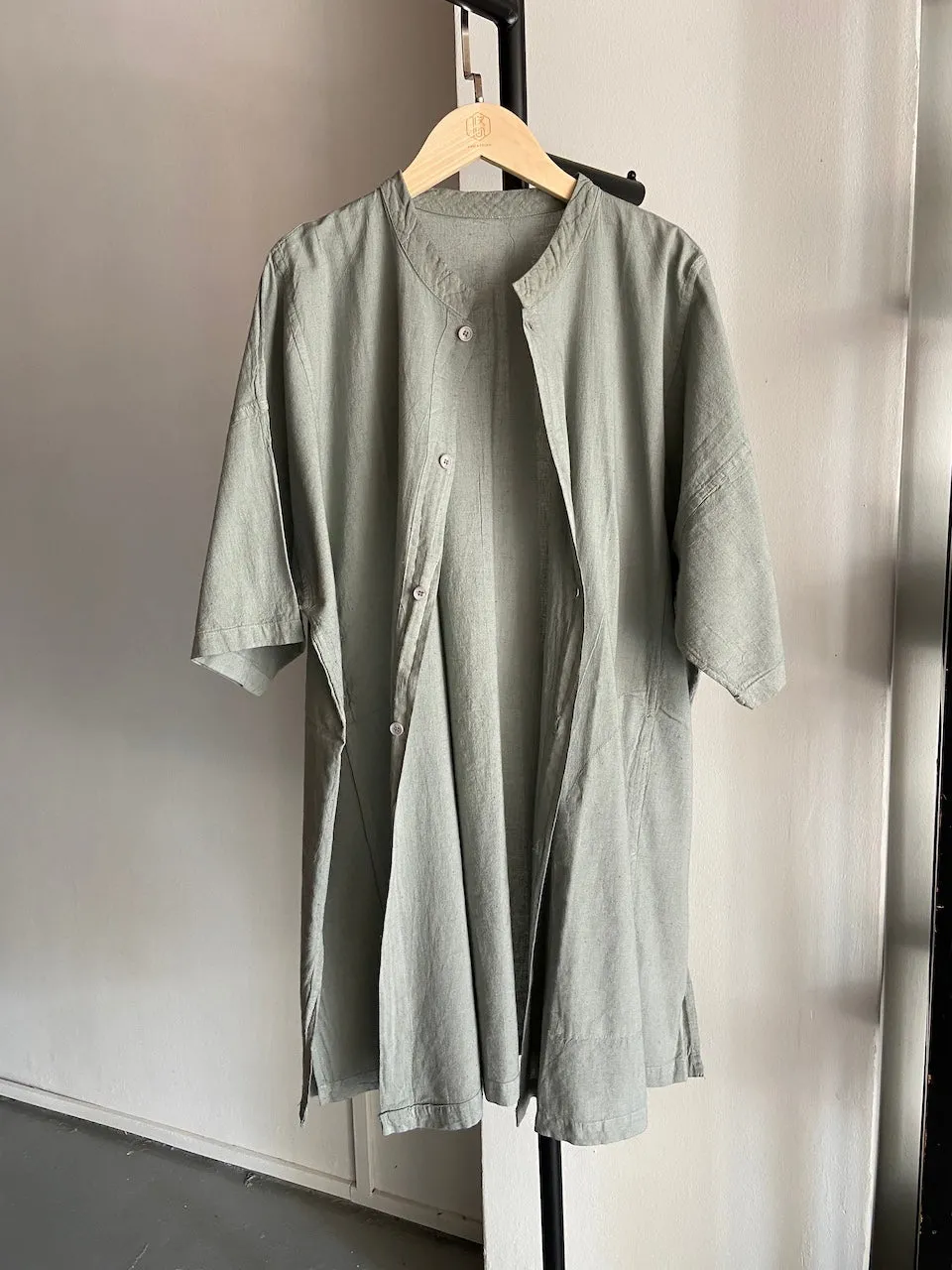 Hand-dyed Button Shirt  (Light Grey)