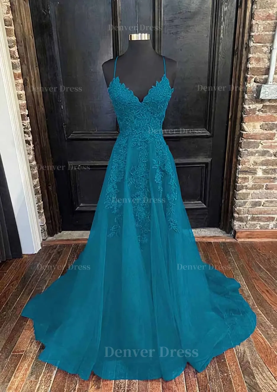 kamahe A-line V Neck Spaghetti Straps Sweep Train Tulle Prom Dress With Appliqued