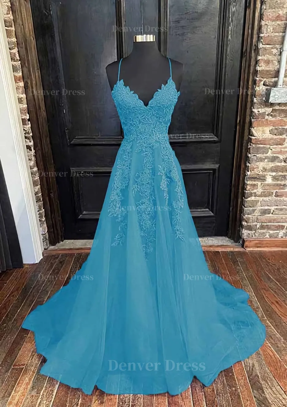 kamahe A-line V Neck Spaghetti Straps Sweep Train Tulle Prom Dress With Appliqued