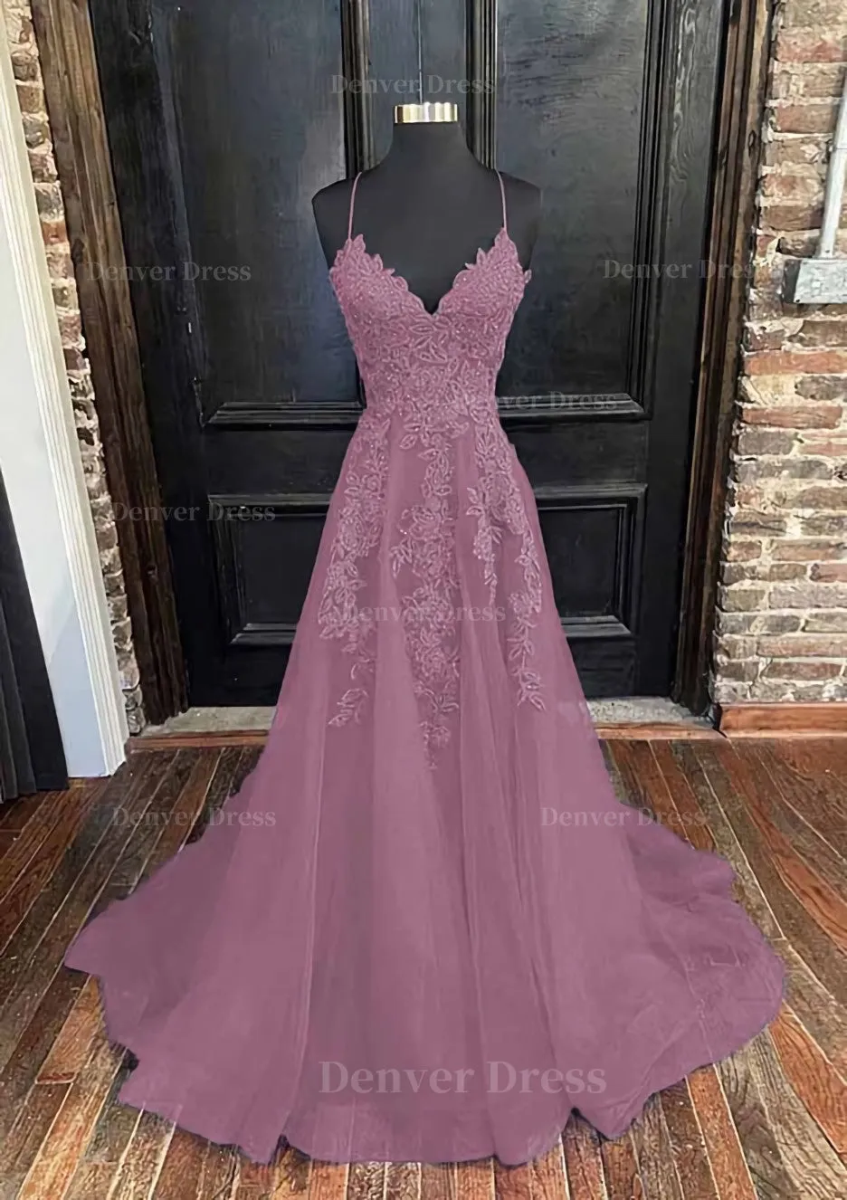 kamahe A-line V Neck Spaghetti Straps Sweep Train Tulle Prom Dress With Appliqued