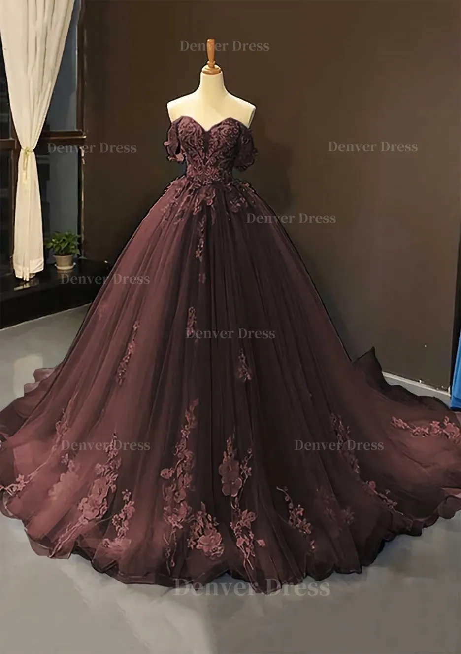 kamahe Ball Gown Off-the-Shoulder Sweep Train Tulle Prom Dress With Appliqued