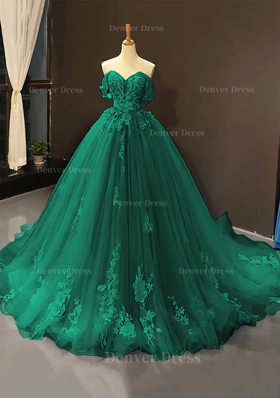 kamahe Ball Gown Off-the-Shoulder Sweep Train Tulle Prom Dress With Appliqued