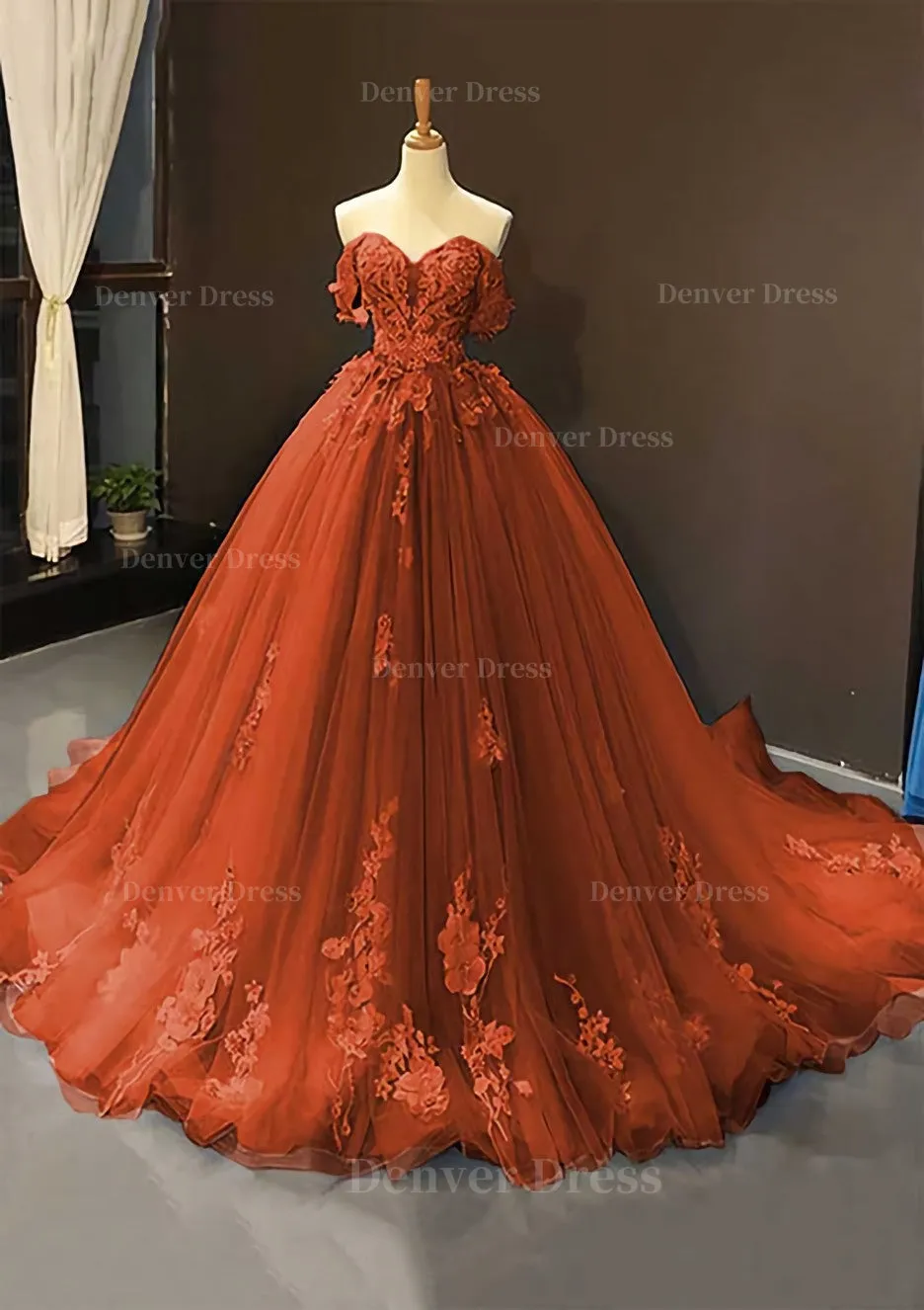 kamahe Ball Gown Off-the-Shoulder Sweep Train Tulle Prom Dress With Appliqued